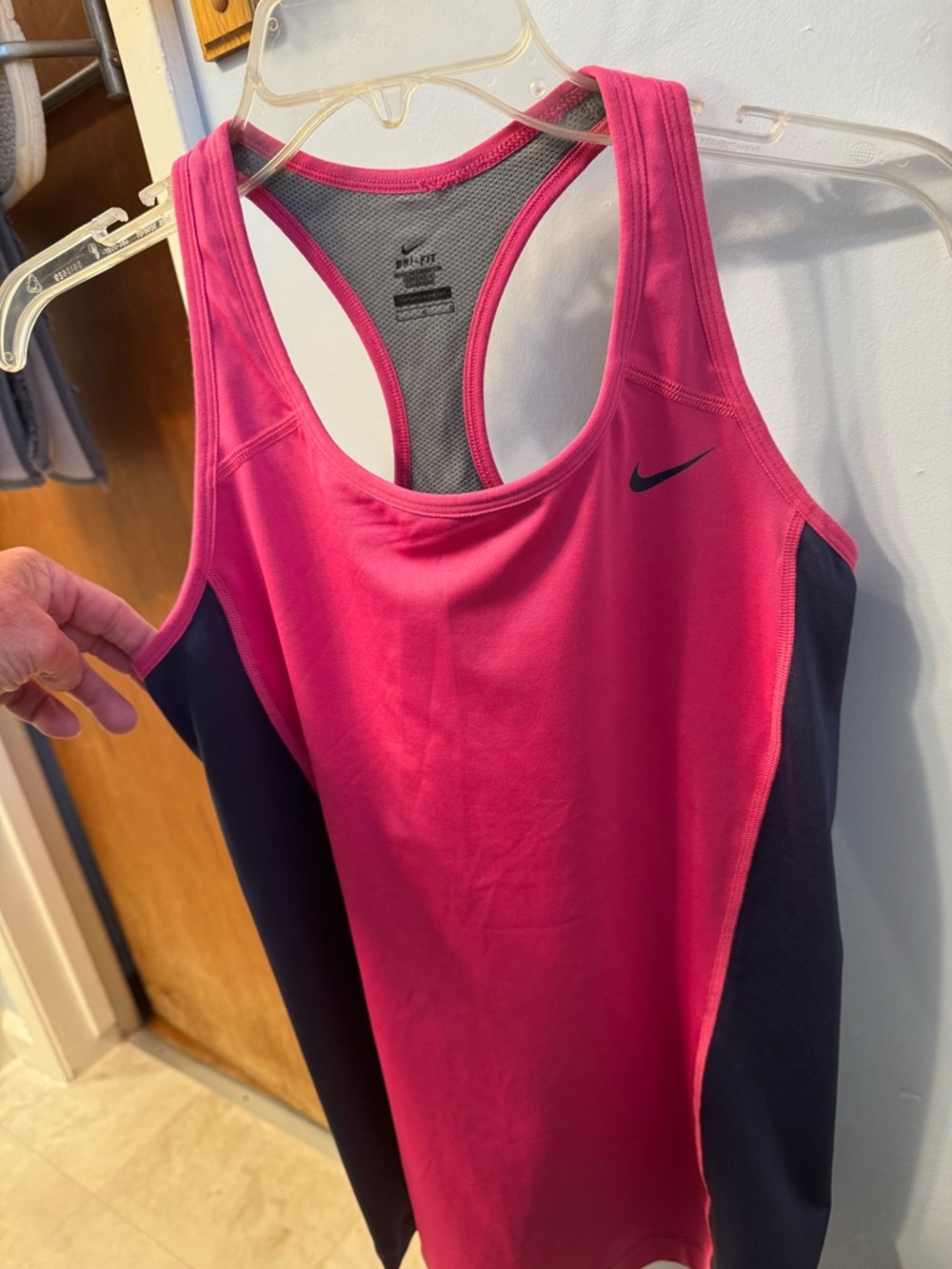 Nike Women’s Dri-Fit Shelf Bra Racerback Tank, Pink Navy Size Large